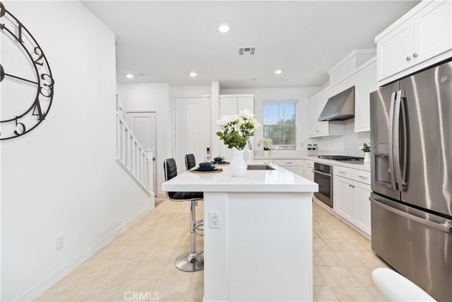 501 Embrook, West Covina, CA 91791