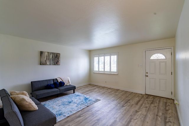 2605 Cypress Ave, Stockton, CA 95207