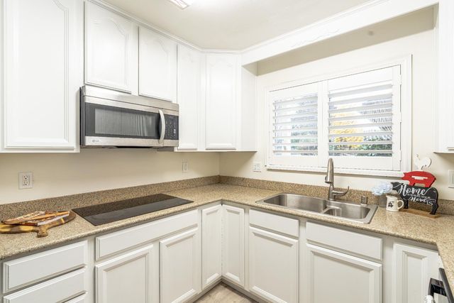 2605 Cypress Ave, Stockton, CA 95207