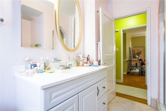 913 S Wilton Place, Los Angeles, CA 90019
