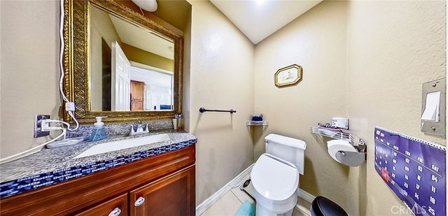 913 S Wilton Place, Los Angeles, CA 90019