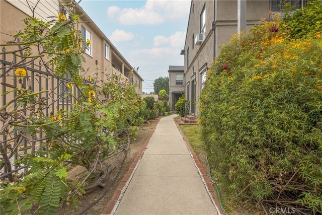 913 S Wilton Place, Los Angeles, CA 90019