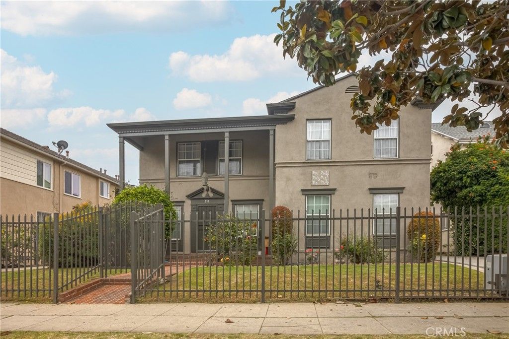 913 S Wilton Place, Los Angeles, CA 90019