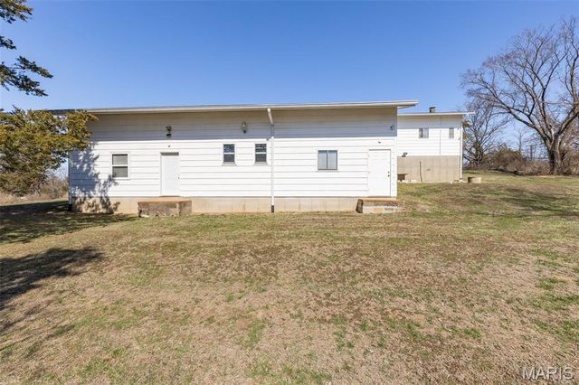 3136 Fountain City Road, De Soto, MO 63020