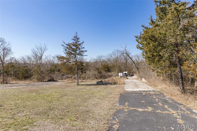 3136 Fountain City Road, De Soto, MO 63020