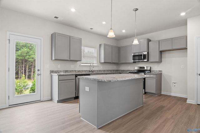 7208 Fox Glen Circle SE, Owens Cross Roads, AL 35763