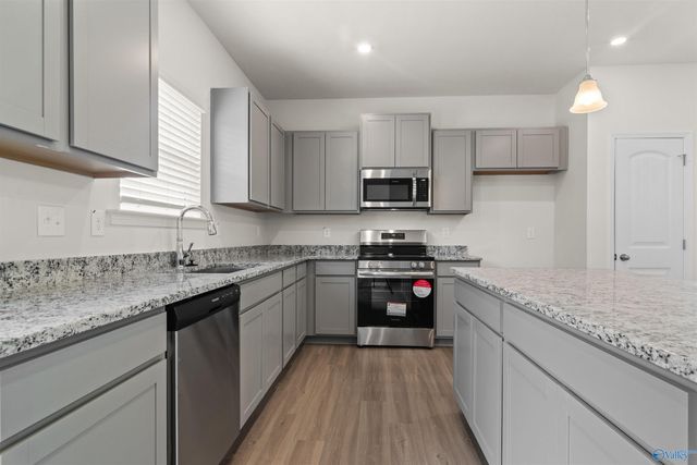 7208 Fox Glen Circle SE, Owens Cross Roads, AL 35763