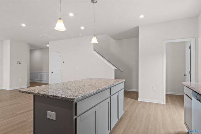 7208 Fox Glen Circle SE, Owens Cross Roads, AL 35763