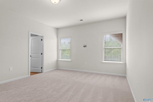 7208 Fox Glen Circle SE, Owens Cross Roads, AL 35763