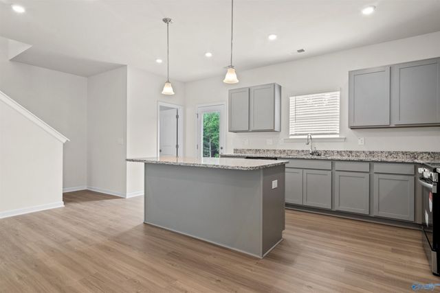 7208 Fox Glen Circle SE, Owens Cross Roads, AL 35763