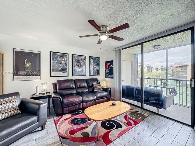 10401 W Broward Boulevard 302, Plantation, FL 33324