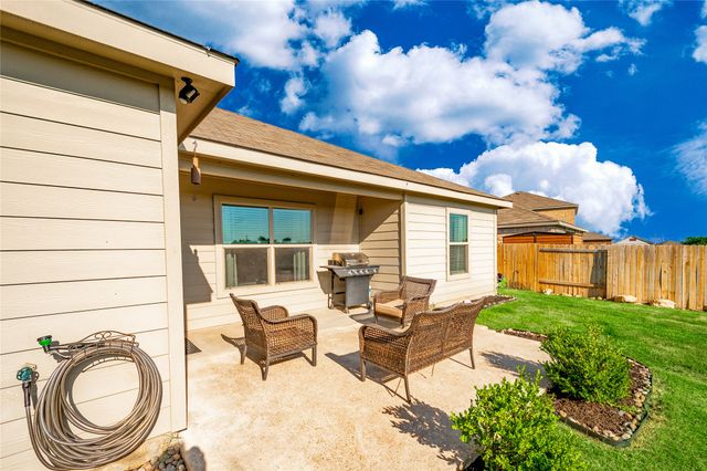 148 Cattlemans Creek Road W, Newark, TX 76071
