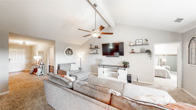 148 Cattlemans Creek Road W, Newark, TX 76071