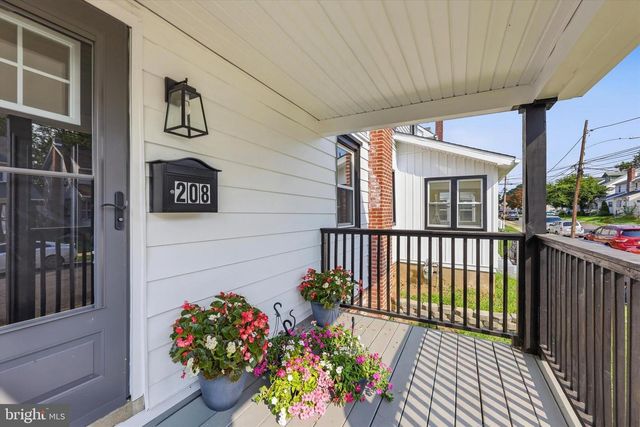 208 MARSHALL AVE, Darby, PA 19023