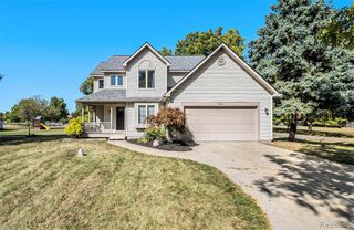 3424 W Shiawassee Avenue, Fenton, MI 48430