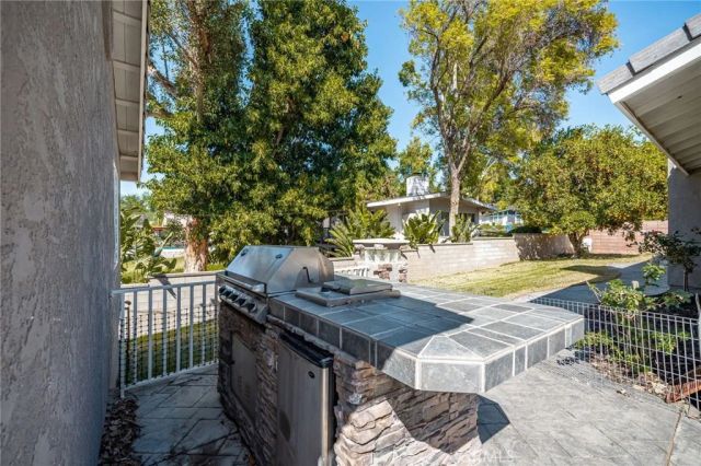 7455 Jola B, Riverside, CA 92506