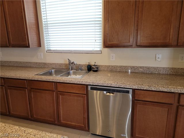 318 GLACIER MEADOW Road, Las Vegas, NV 89148