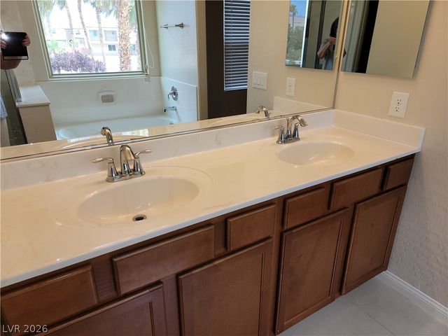 318 GLACIER MEADOW Road, Las Vegas, NV 89148