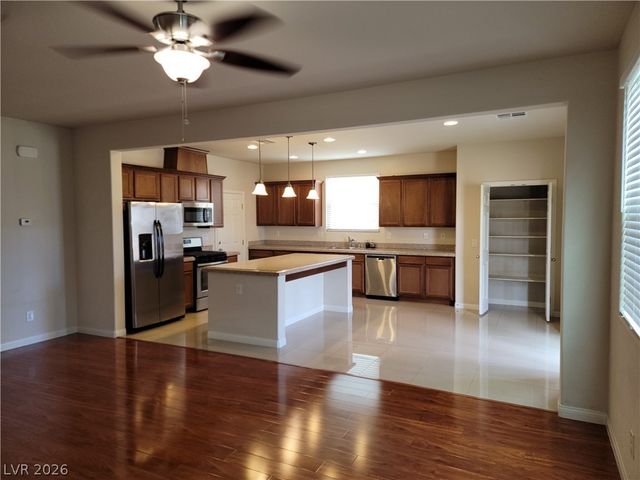 318 GLACIER MEADOW Road, Las Vegas, NV 89148