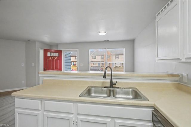 3612 Clover Meadows DR, Chesapeake, VA 23321