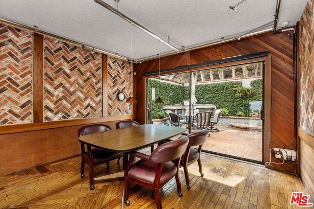 7210 Sunnydip Trail, Los Angeles, CA 90068