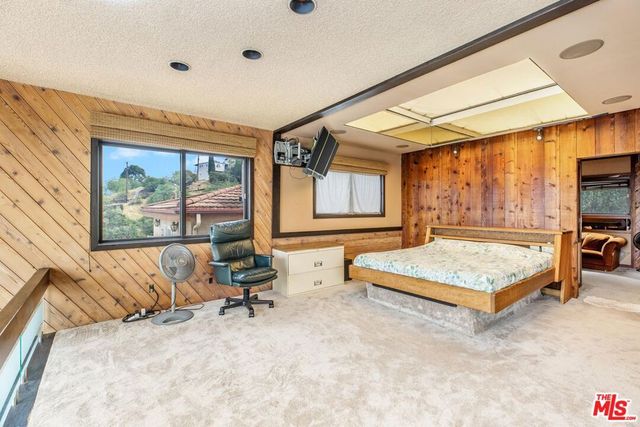 7210 Sunnydip Trail, Los Angeles, CA 90068