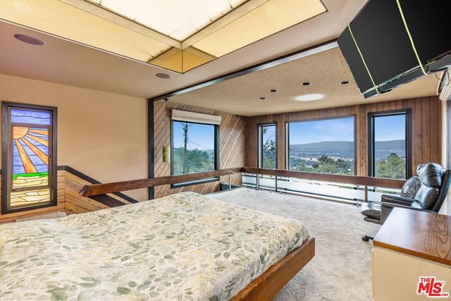 7210 Sunnydip Trail, Los Angeles, CA 90068