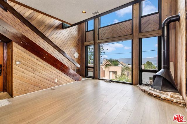 7210 Sunnydip Trail, Los Angeles, CA 90068