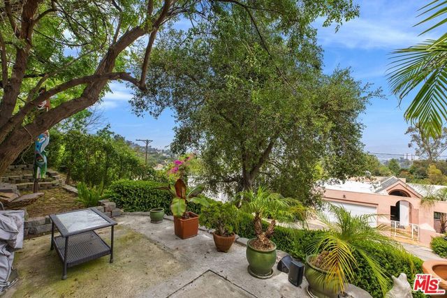 7210 Sunnydip Trail, Los Angeles, CA 90068