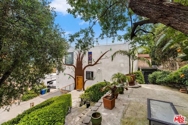 7210 Sunnydip Trail, Los Angeles, CA 90068