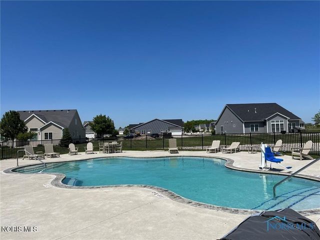 2309 Falling Waters Lane, Perrysburg, OH 43551