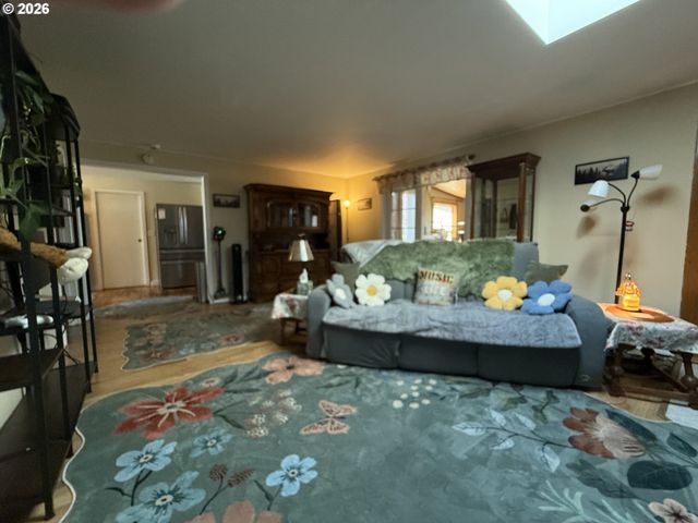 2082 BEL AIR Ct 2082, Roseburg, OR 97471