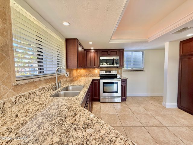 140 Golden Eye Dr Unit D, Daytona Beach, FL 32119