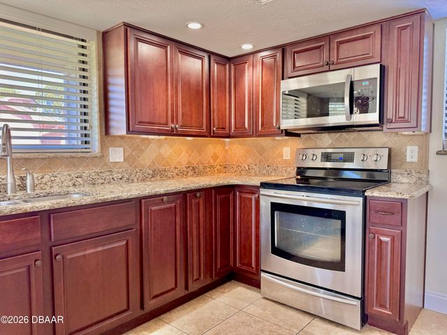 140 Golden Eye Dr Unit D, Daytona Beach, FL 32119
