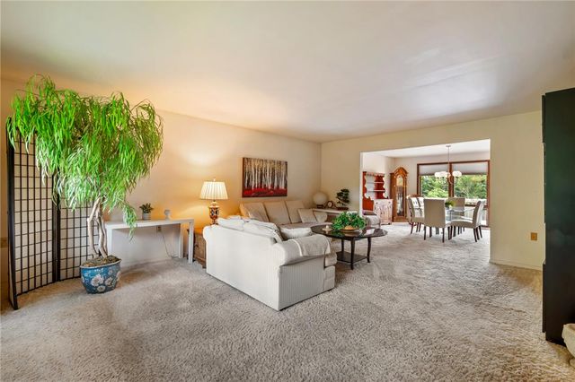 5796 Beverly Hills Road, Upper Saucon Twp, PA 18036