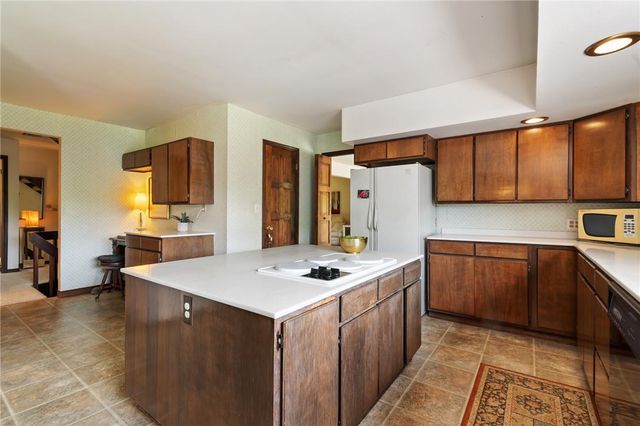 5796 Beverly Hills Road, Upper Saucon Twp, PA 18036