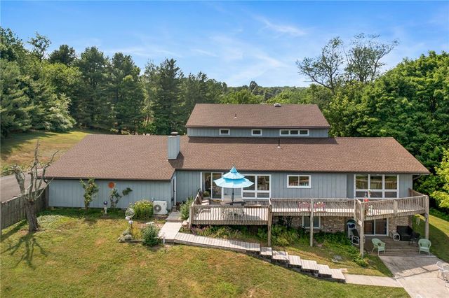5796 Beverly Hills Road, Upper Saucon Twp, PA 18036