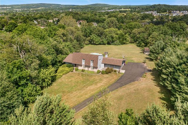 5796 Beverly Hills Road, Upper Saucon Twp, PA 18036