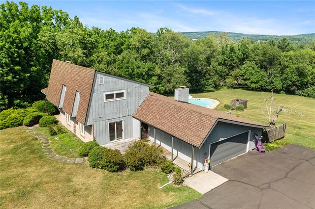 5796 Beverly Hills Road, Upper Saucon Twp, PA 18036