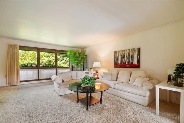 5796 Beverly Hills Road, Upper Saucon Twp, PA 18036