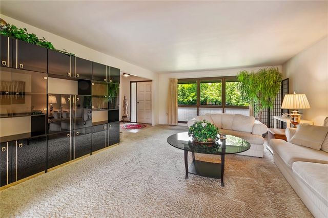 5796 Beverly Hills Road, Upper Saucon Twp, PA 18036