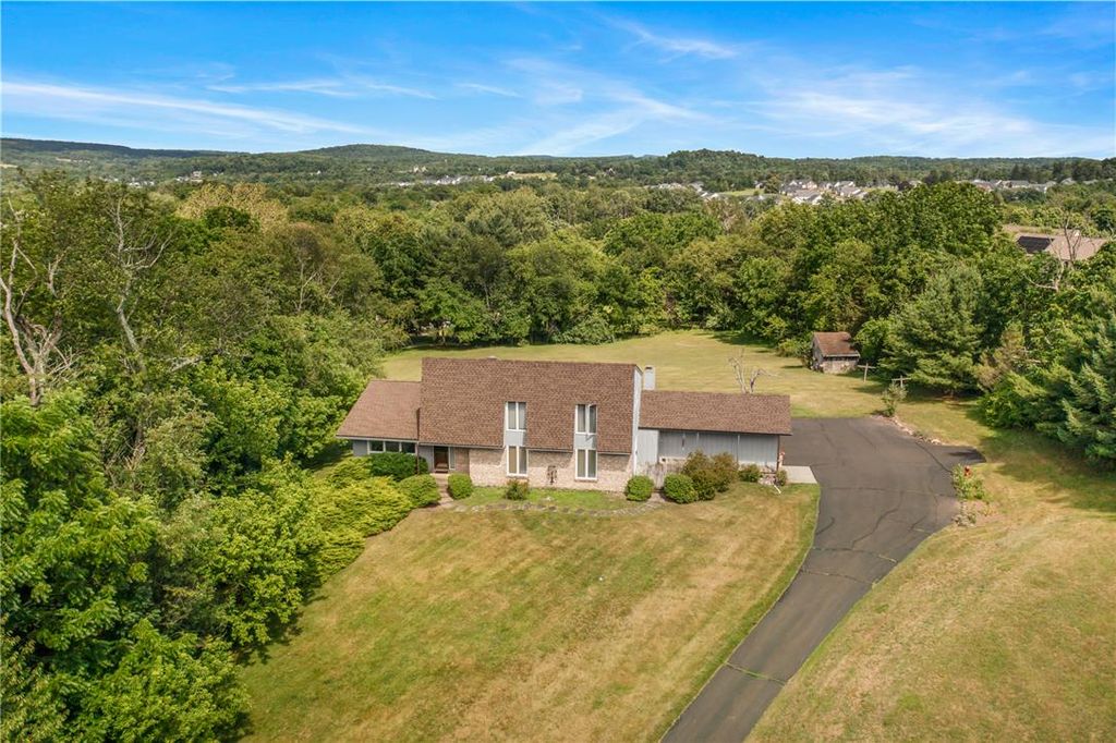 5796 Beverly Hills Road, Upper Saucon Twp, PA 18036