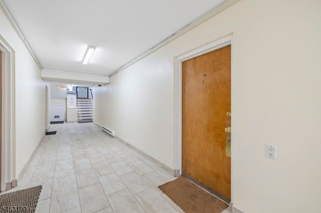 206 Main St 23, Millburn Twp., NJ 07041