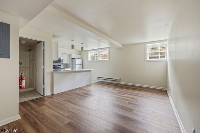 206 Main St 23, Millburn Twp., NJ 07041