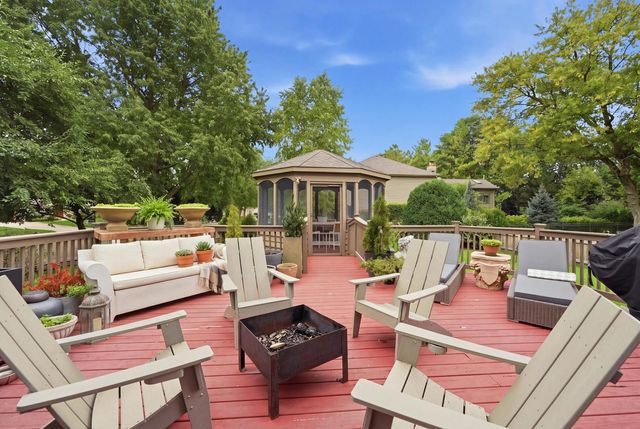 801 Fieldale Lane, Grayslake, IL 60030
