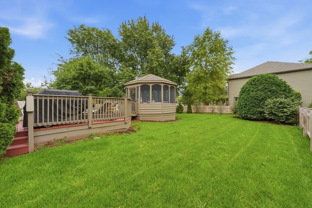 801 Fieldale Lane, Grayslake, IL 60030
