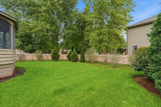 801 Fieldale Lane, Grayslake, IL 60030
