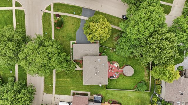 801 Fieldale Lane, Grayslake, IL 60030