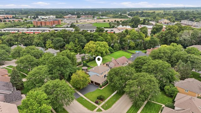 801 Fieldale Lane, Grayslake, IL 60030