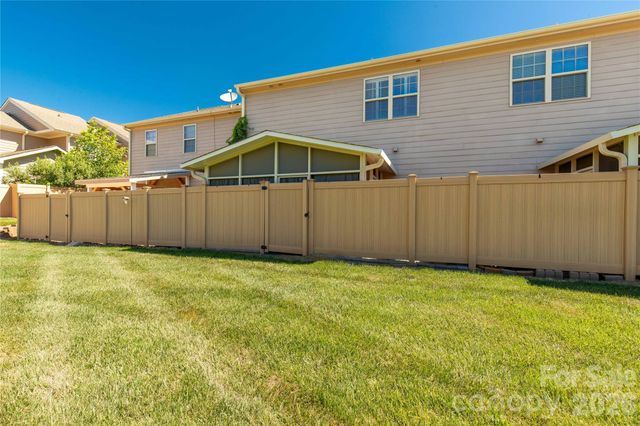 1108 Stuarts Landing Drive, Cramerton, NC 28032